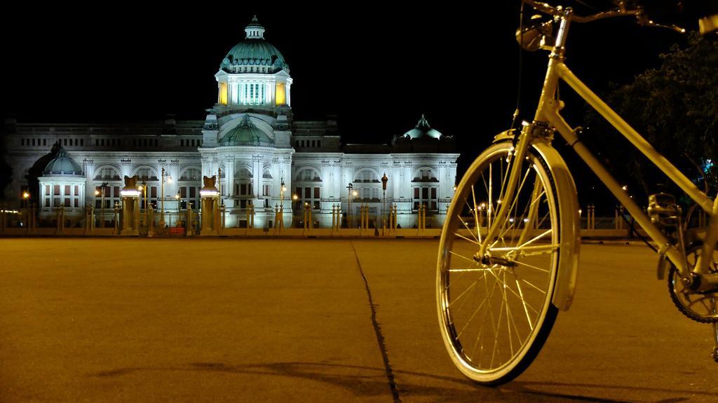 Old Capital Bike Inn - Sha Certified Bangkok Exterior photo